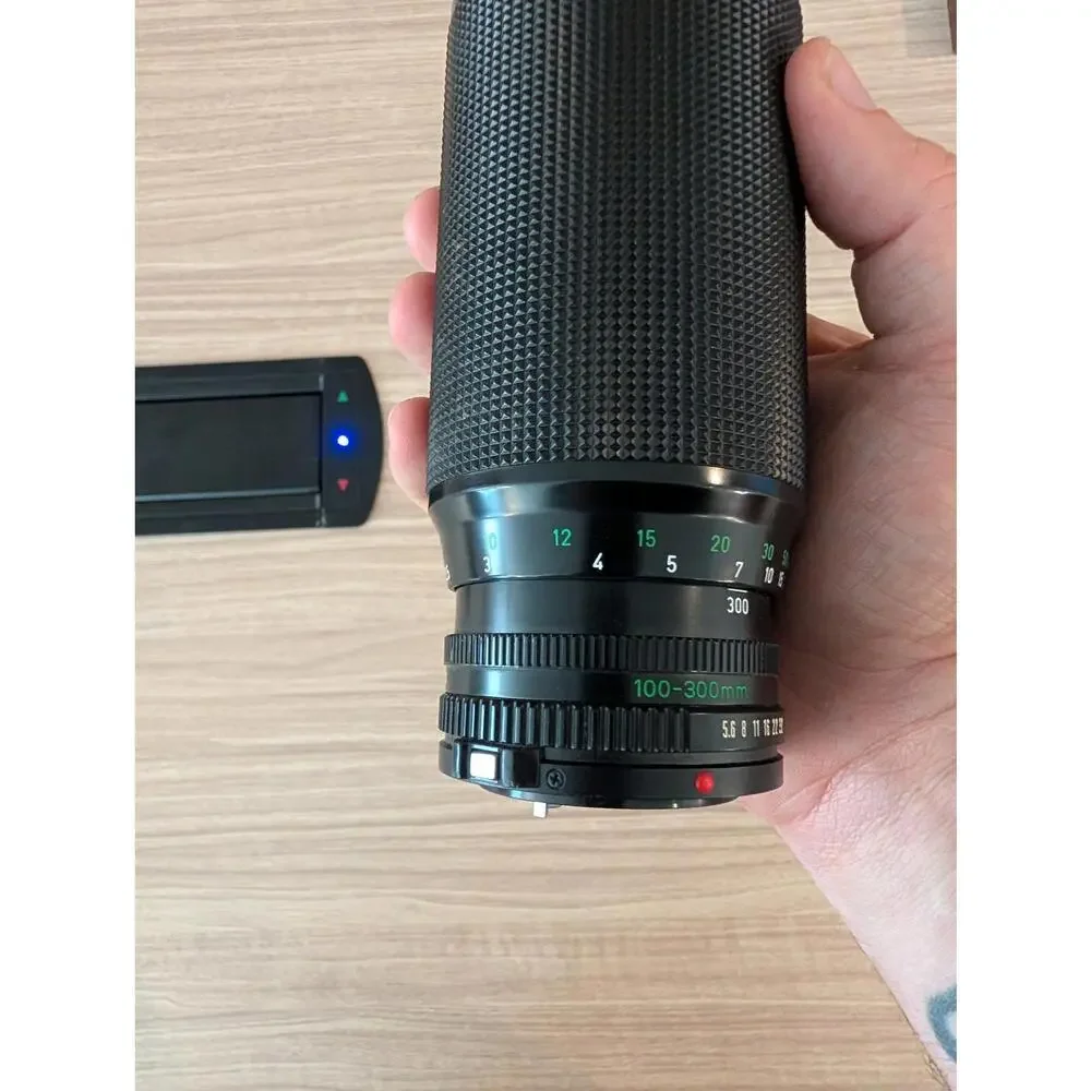 Canon FD 100-300mm f/5.6 Zoom Lens for AE-1 A-1 F-1 - Sharp Telephoto